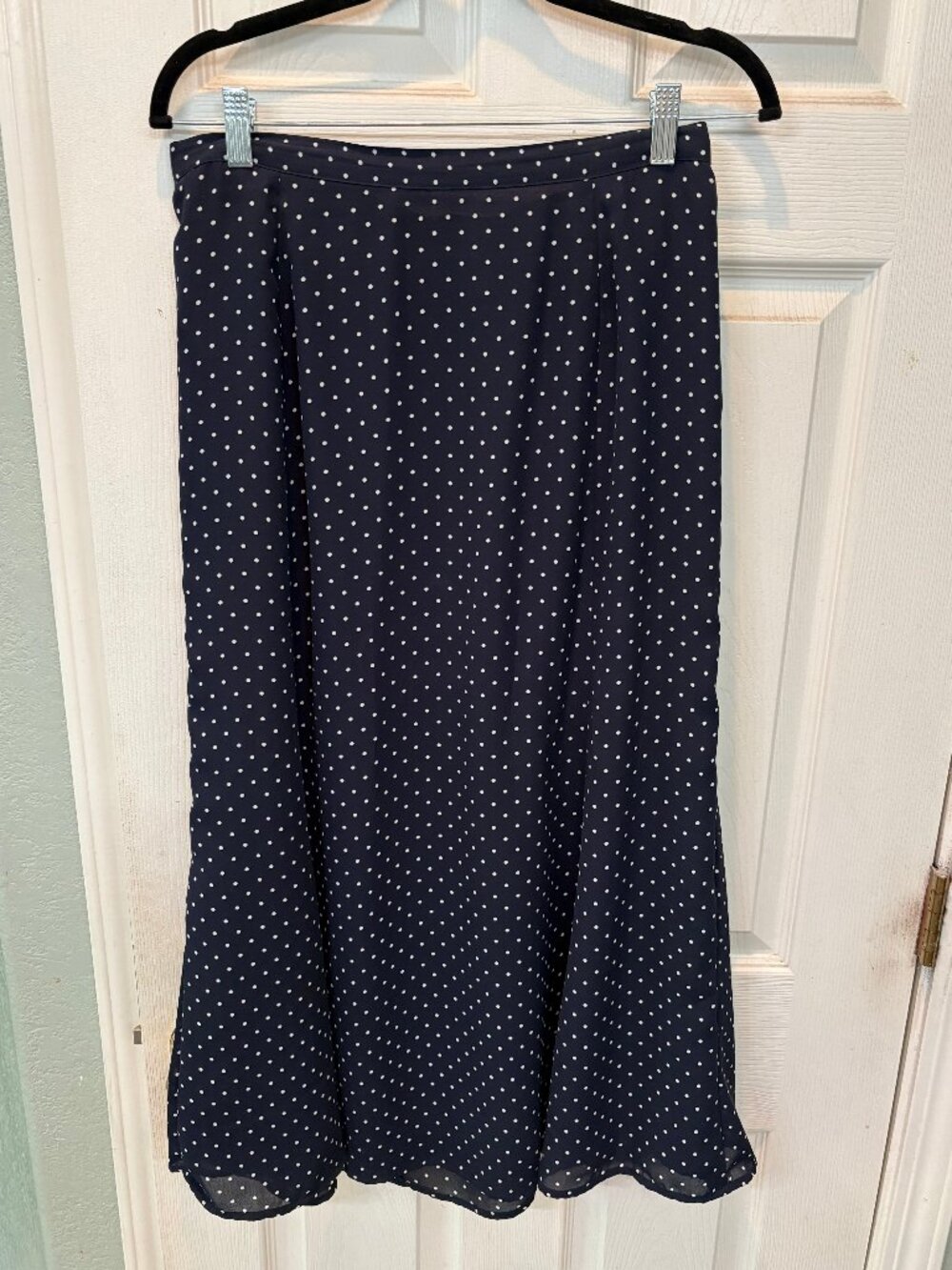 Vintage The Villager Liz Claiborne Polka Dot Midi Skirt Navy Blue Silk-Look (12)